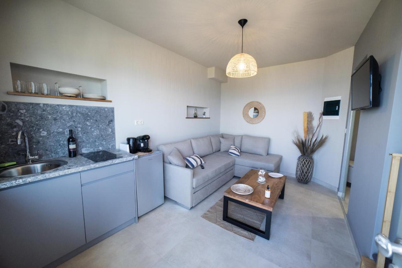 Theros Suites Dhiminio Buitenkant foto