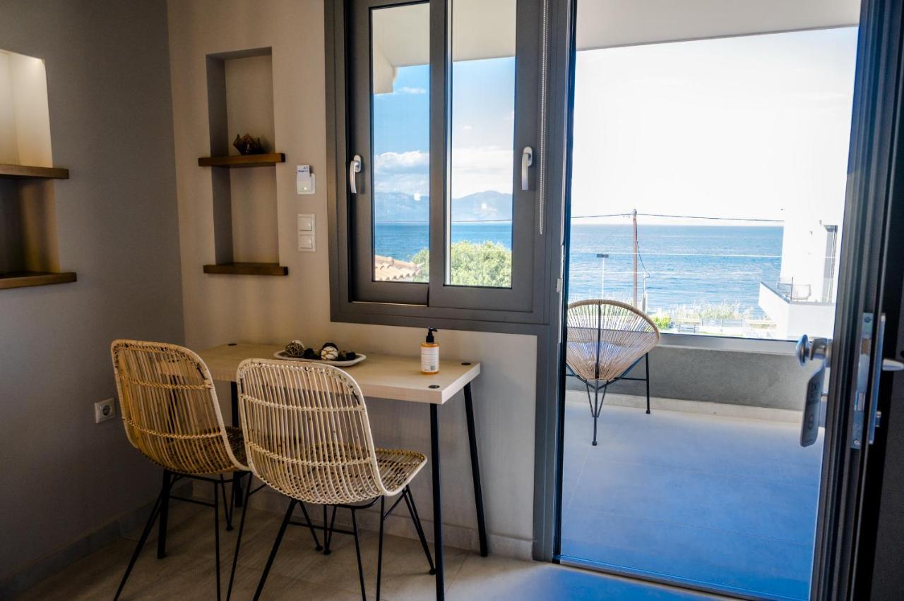 Theros Suites Dhiminio Buitenkant foto