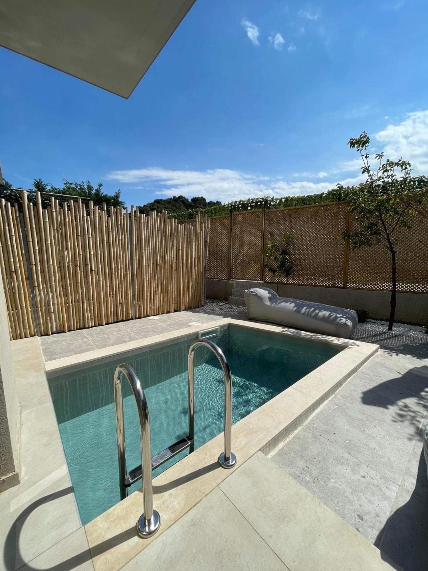 Theros Suites Dhiminio Buitenkant foto